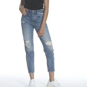 NWT Vigoss FRANKIE SLIM STRAIGHT Jeans in Medium Wash Button Fly